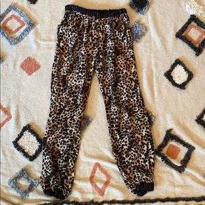 selling these stretchy pants from wet seal!